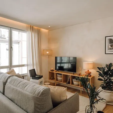 Tarquinia - 1 Bedroom And Parking In Alvalade Appartement